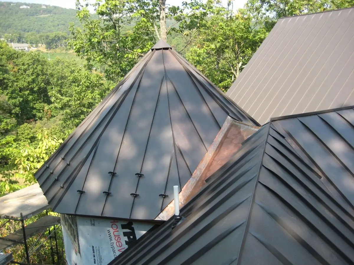 Professional Roof Tarp Installation by Craftsman Roofing in Englandtowne